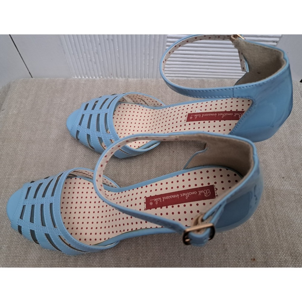 But Another Innocent Tale Heels Sandals Size 11 Blue Patent Leather Ankle Straps - Picture 9 of 10
